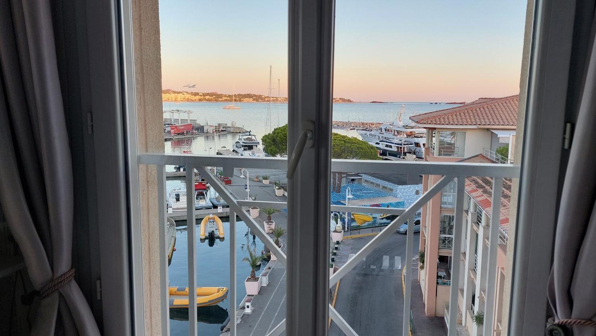 Boutique Apartment Hirondelle Port Fréjus Exteriör bild